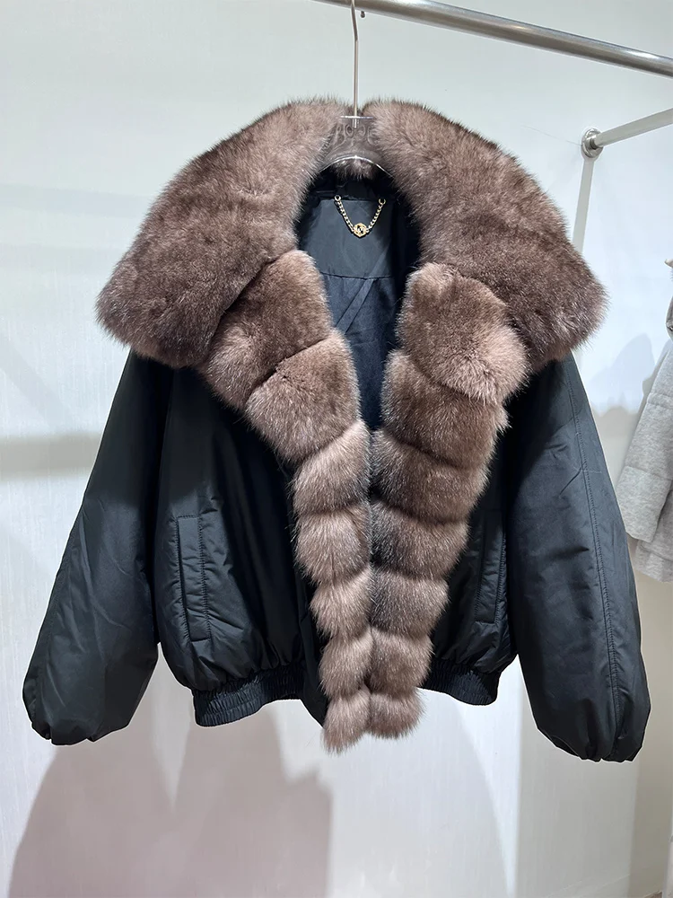 Nueva Chaqueta corta de otoño e invierno, abrigo con cuello de piel de zorro a la moda, chaqueta de plumas de ganso Natural para mujer, chaquetas acolchadas de lujo, gran oferta
