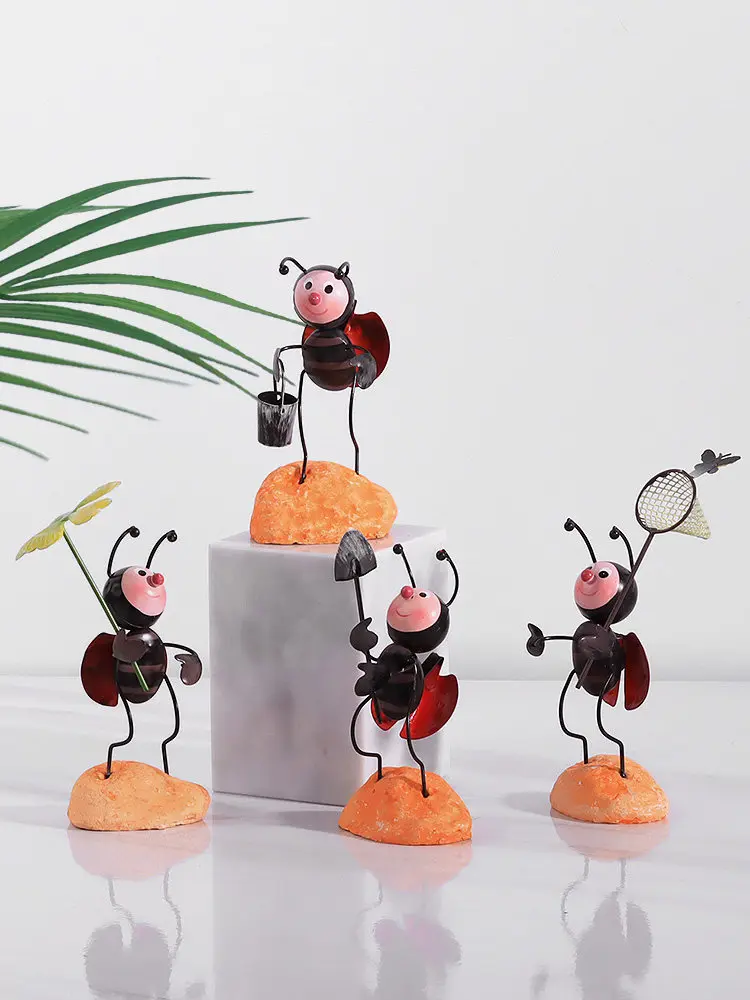 Creative Cute Ant Ladybug Iron Office Table Living Room Home Decoration Metal Ant Arthritis Ornament