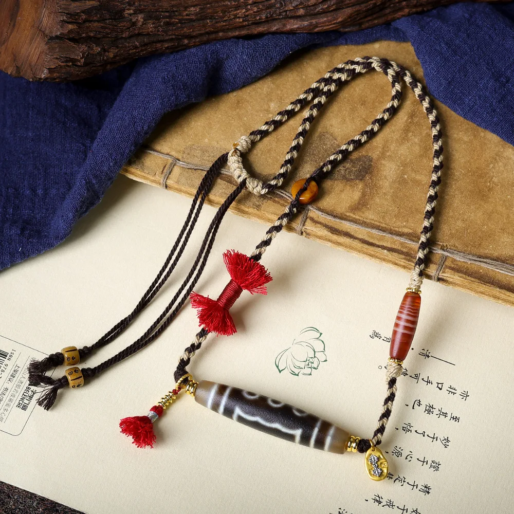

Handwoven Tibetan Patina Five Eye Dzi Bead Necklace Agate Ethnic Style Sweater Chain Gifts