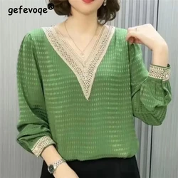 Women's Clothing Hollow Lace Patchwork Vintage Elegant Blouse Print V Neck Long Sleeve Shirts Loose Pullover Tops Female Blusas