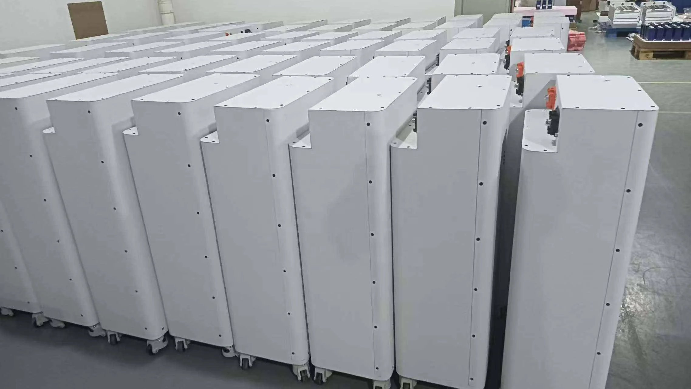 Poland EU Warehouse Bulk DIY 48V Villa Whole House Solar Storage Cabinet Kit Large Capacity Expandable 15KW CE Certified LiFePO4