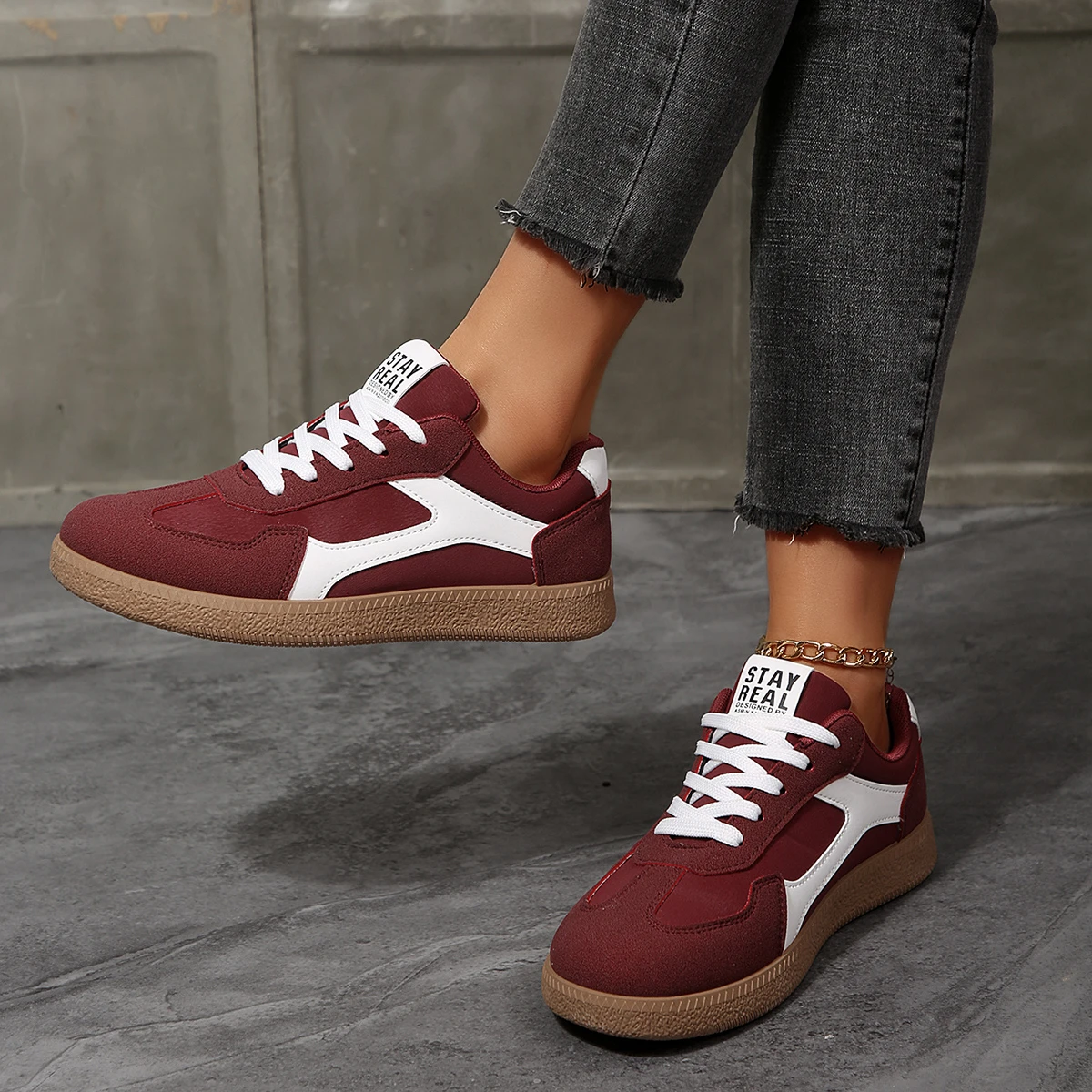2026 Herbst Damenmode Wildleder-Sneaker mit Doppelschnallen-Metalldetails Leichte Atmungsaktive Bequeme Freizeitschuhe – Detail 5