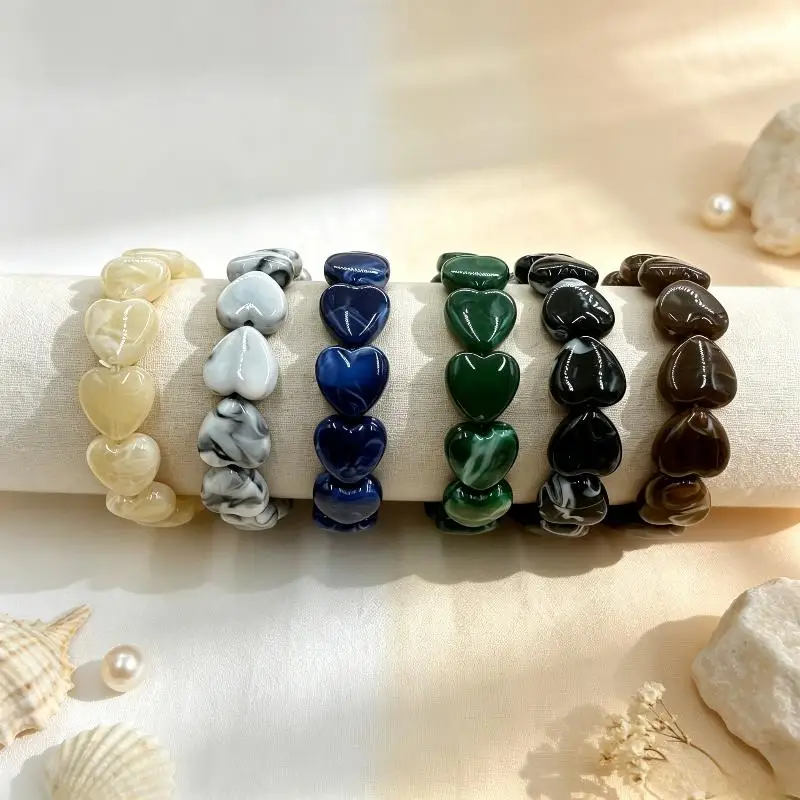 Stapelbare Herz-Perlen-Armbänder, Modische Bunte Retro-Schmuckstücke für Damen, für den Alltag und als Urlaubsgeschenk – Detail 4