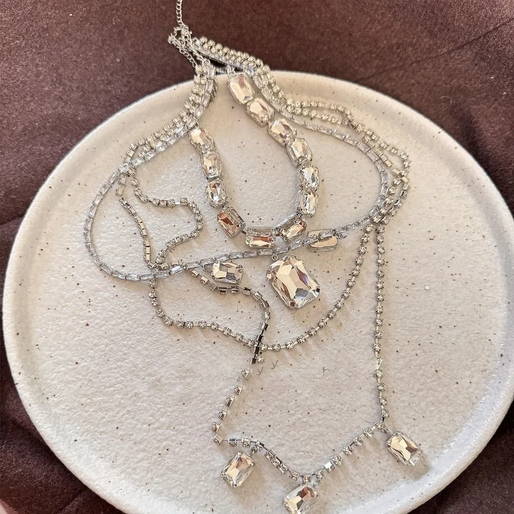 

Многослойное ожерелье-цепочка на плечо с кисточками, большой квадратный кулон, цепочка на тело, винтажное украшение с блестящими стразами