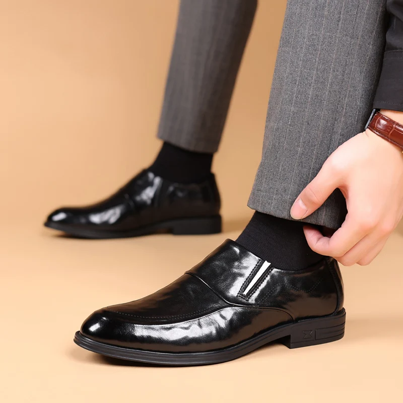 Men's casual business leather shoes Classic gentleman style Dress up party Suit Black Brown Comfortable New daily versatile