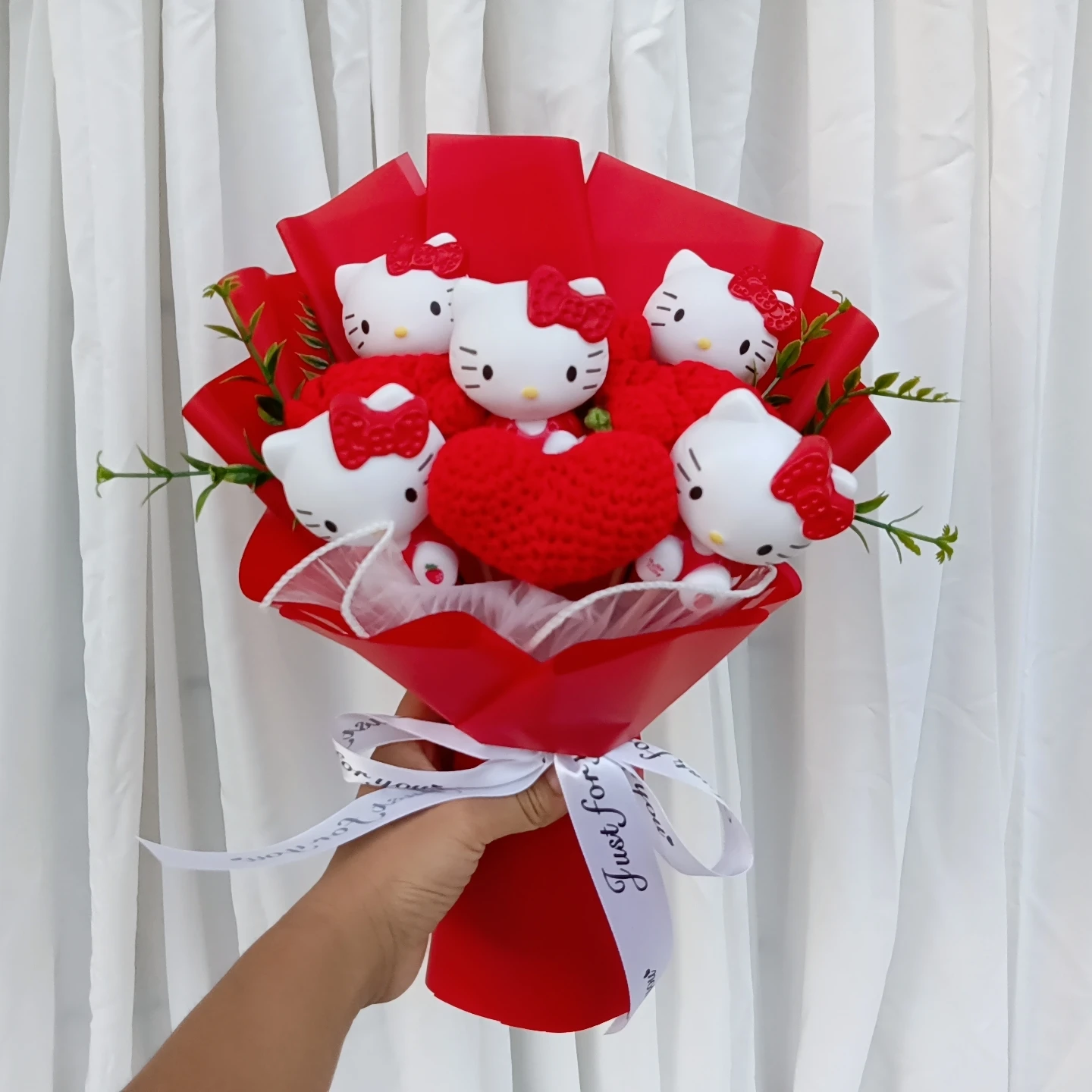 Hello Kitty Hand Woven Rose Bouquet Kawaii  Anime Vinyl Hello Kitty doll Valentine's Day Christmas Holiday Gift