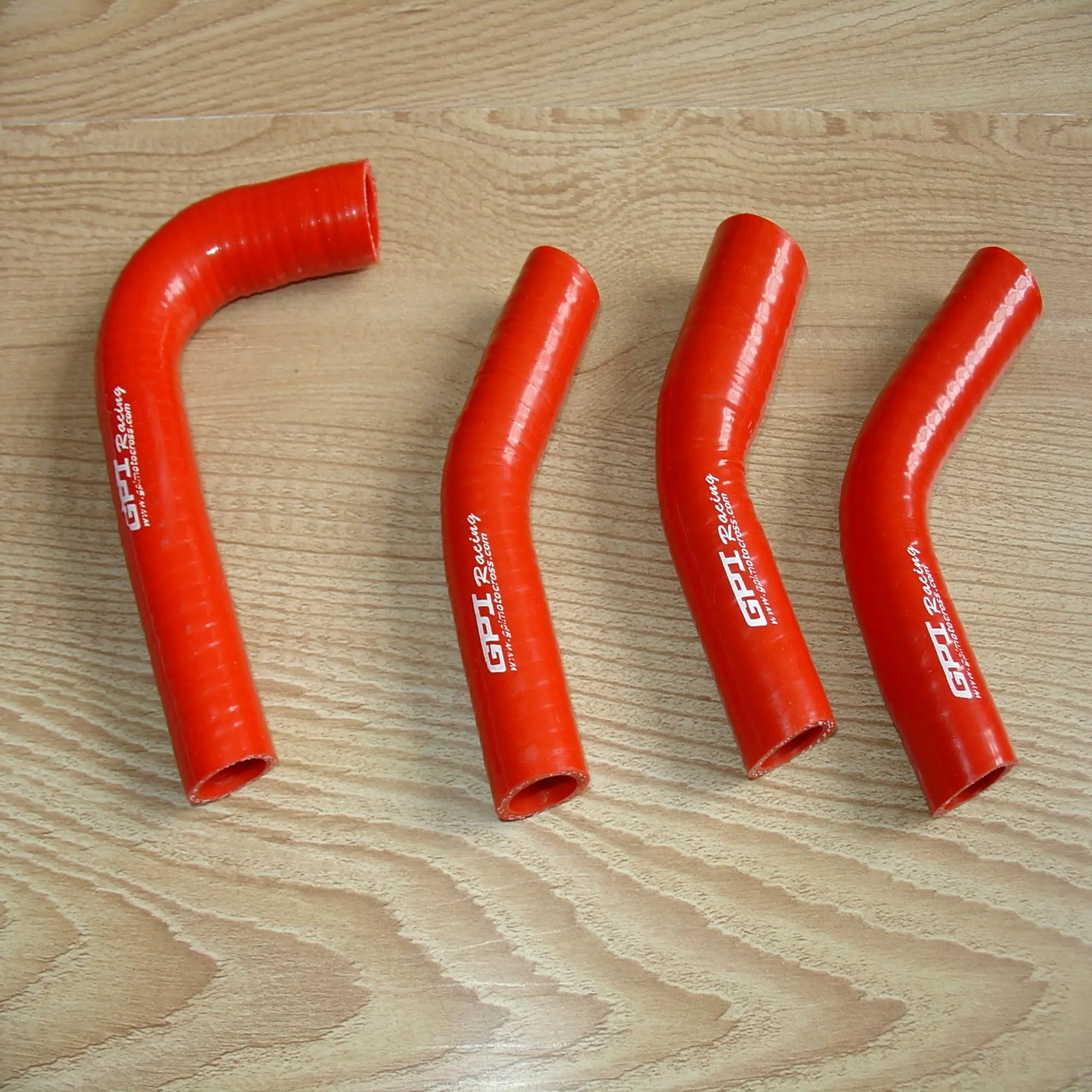 

4x Silicone Radiator Hose For Yamaha RD350 RZ350 1973-1985 RD RZ 350 Pipe Tube Kit 1973 1974 1975 1976 1977 1978 1979 1980 1981