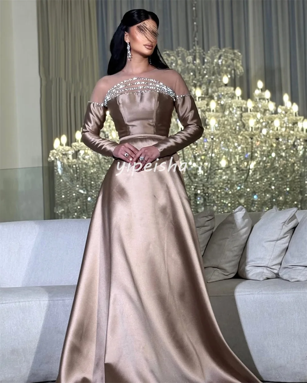 Abiti lunghi personalizzati con strass abbinati a pieghe A-line con spalle scoperte Abiti da cerimonia su misura Taglie disponibili Moda