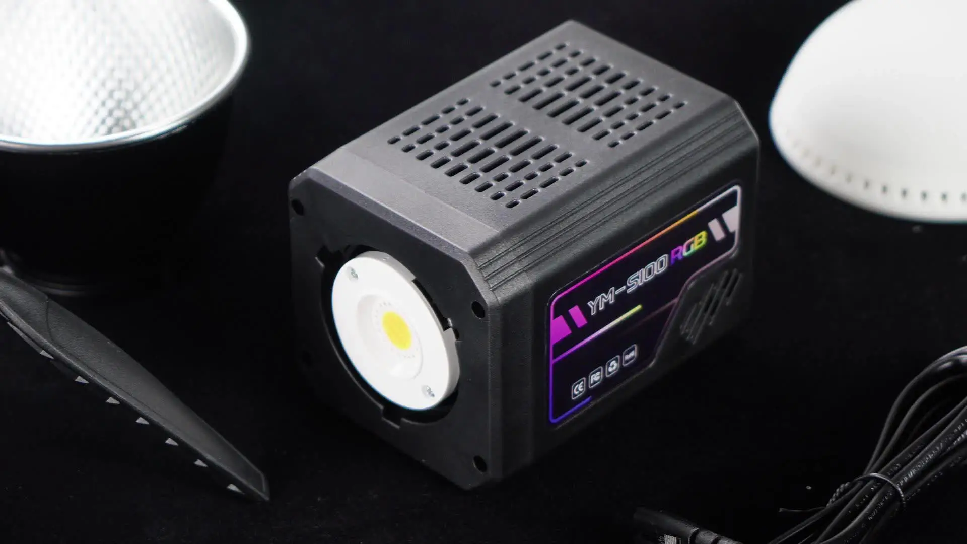 YM-S100RGB fotografia luz rgb ao ar livre portátil luz de preenchimento cob 3200-6500k luz led fotográfica para tiro ao ar livre