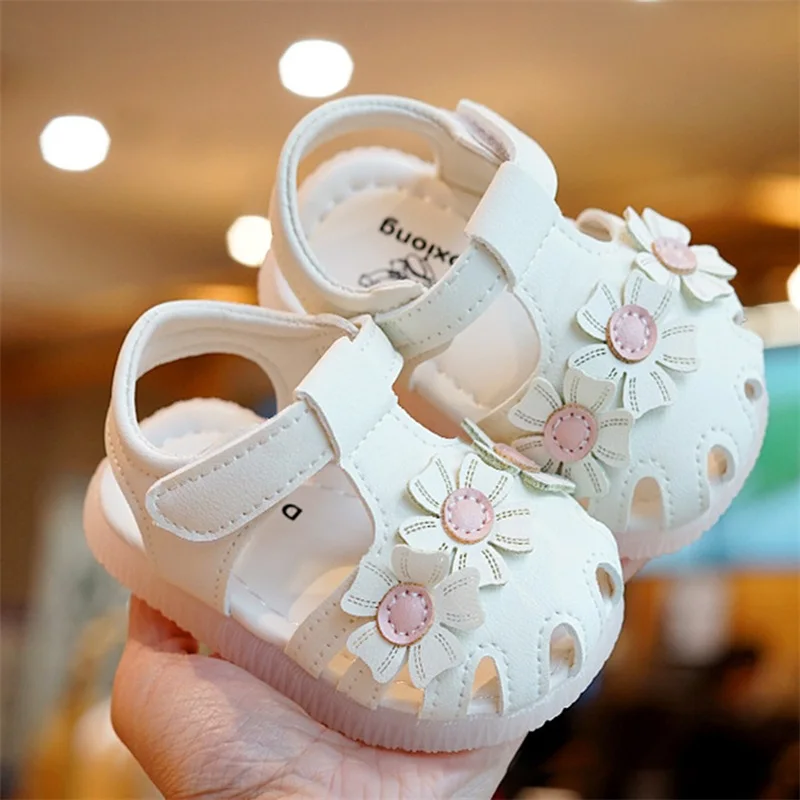 12-14cm Little Girl Summer Sweet Cute Sandals Anti-slip Soft Sole Closed-Toe 3D Flower Decor Shoes for Outdoor, School, Party