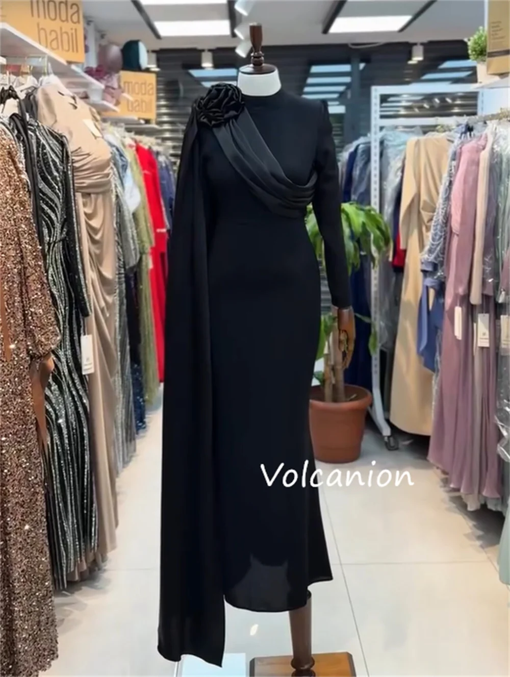 Sukienki na zamówienie w nowoczesnym stylu, z plisami jersey, kwiatowym zdobieniem, o kroju trąbki, z dekoltem typu O, długie, na specjalne okazje, dla gwiazd, wykwintne, formalne.