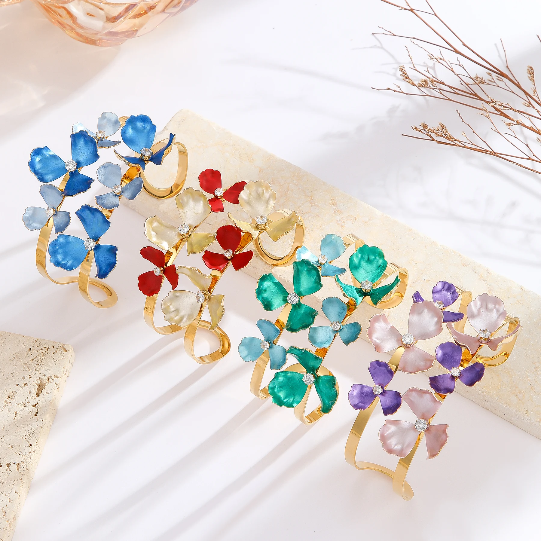 Kissmoon Charm Exquisite Three-dimensional Flower Stainless Steel Bracelets For Women Party Brithday Jewelry Accessories Gifts