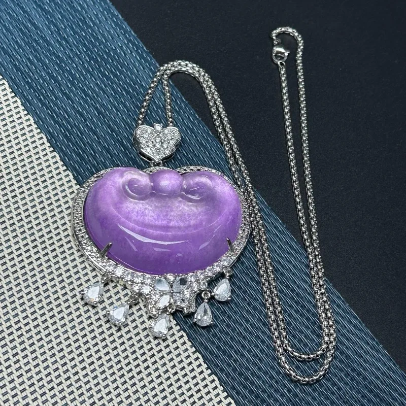 

Natural High-ice Quartzite Ruyi Pendant New Ice Floating Men's and Women's Popular Pendant