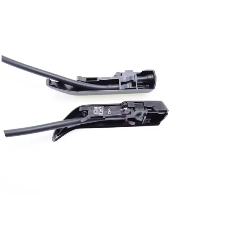 

For Peugeot 308S 308 4008 5008 for Citroen TianyiC5 glass cleaning spray nozzle 9813043780 Windshield wiper spray nozzle