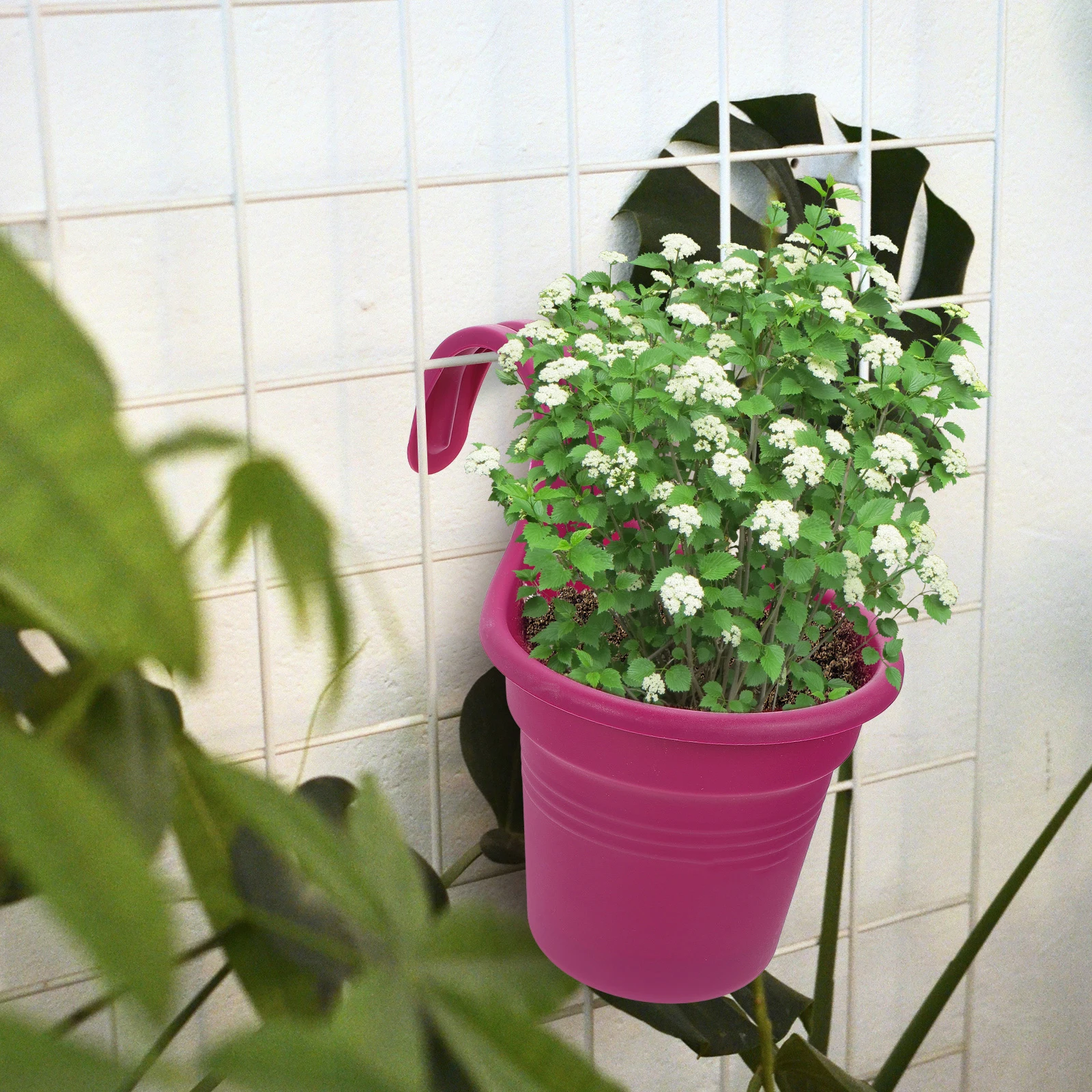 

Wall Hanging Flower Pot Mini Wall Mounted Planting Pots Balcony Fence Planter PP Resin Bucket Outdoor Garden Railing Windows