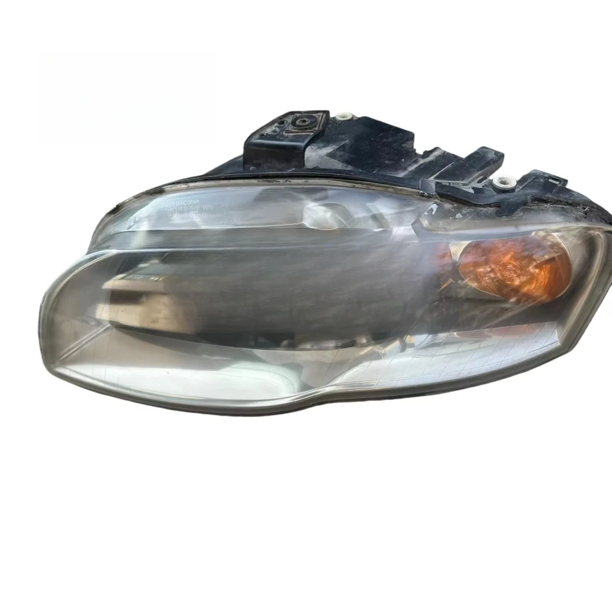 TUZHIHAO Genuine Used OEM Direct Factory Sales Older Model for Audi A4 (B7) Xenon Headlights Complete Light Claws Sold Pair