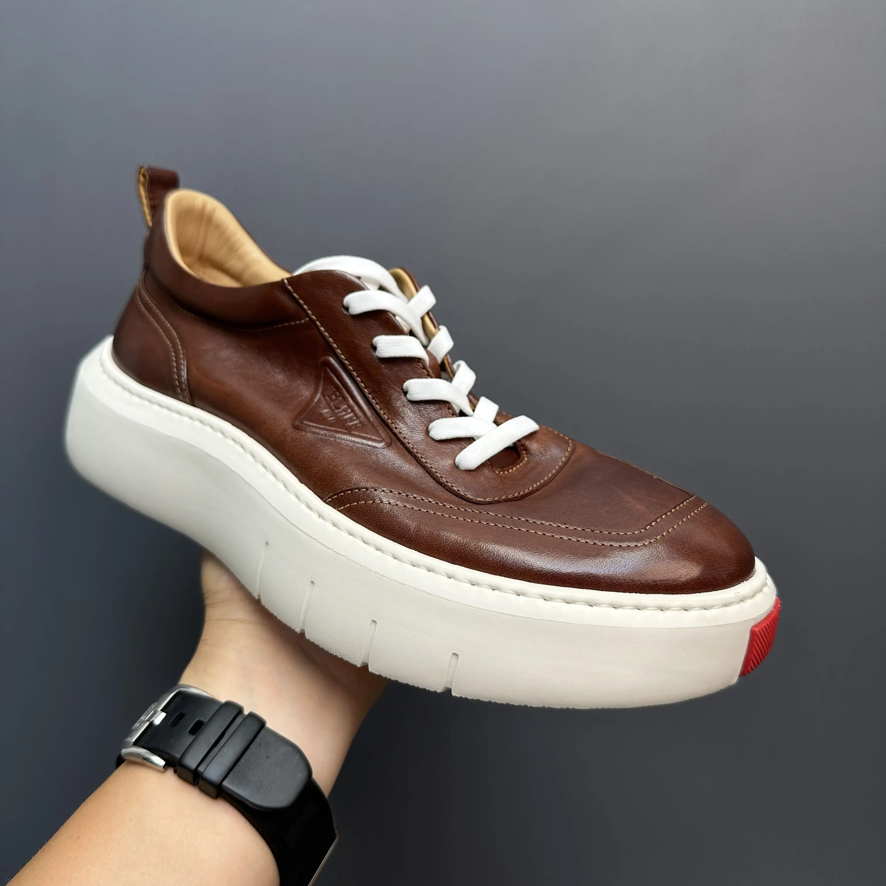 Spring and Autumn New Men\'s Casual Shoes Genuine Leather Thick Sole Lace Up Leather Shoes