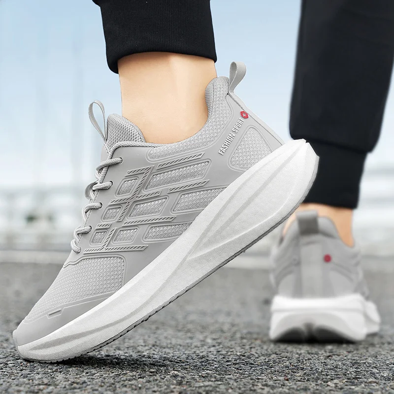 

Мужская спортивная обувь. Легкие надувные амортизирующие кроссовки с воздушной подушкой и противоскользящим покрытием для бега на весну и лето.