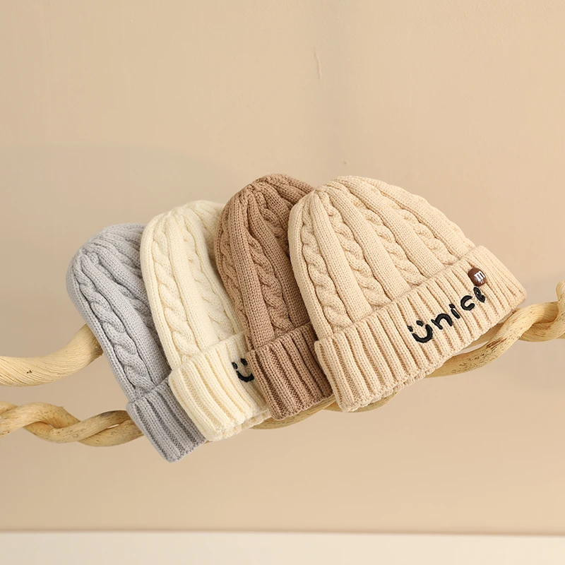 New Winter Warme Hat Baby Girls Soild Color Plush Knitted Hats Newborn Cute Beanies Letter Embroidery Stuff Infant Toddler Cap