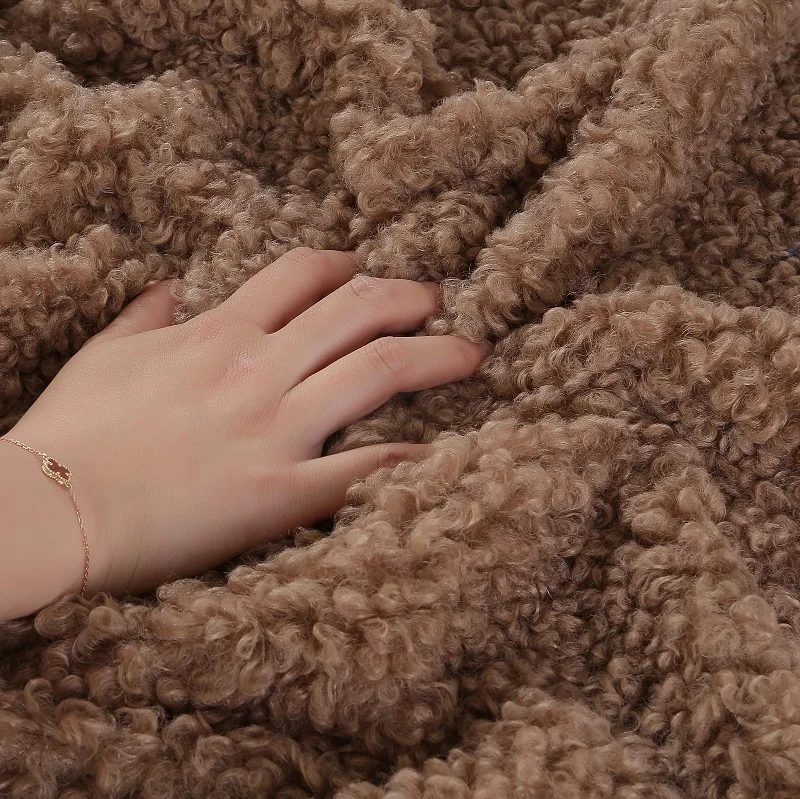 

Soft and large-grained sheep curly wool thickened looped wool and lamb wool garment handmade Faux plush fabric for clothes