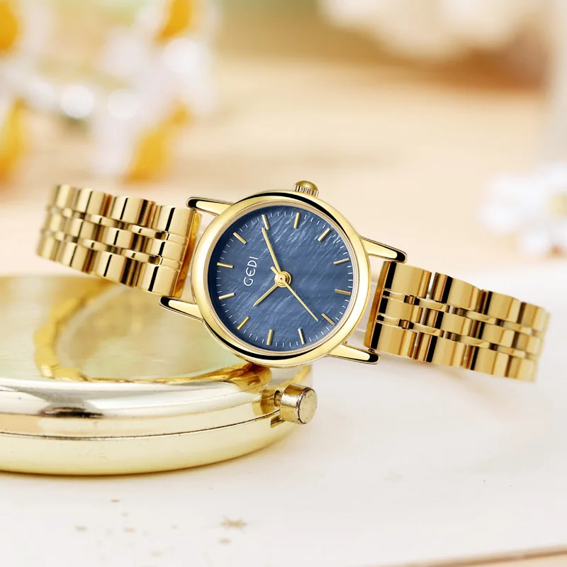 High-value mother-of-pearl dial women's watch niche high-end steel band quartz watch live source ladies waterproof watch