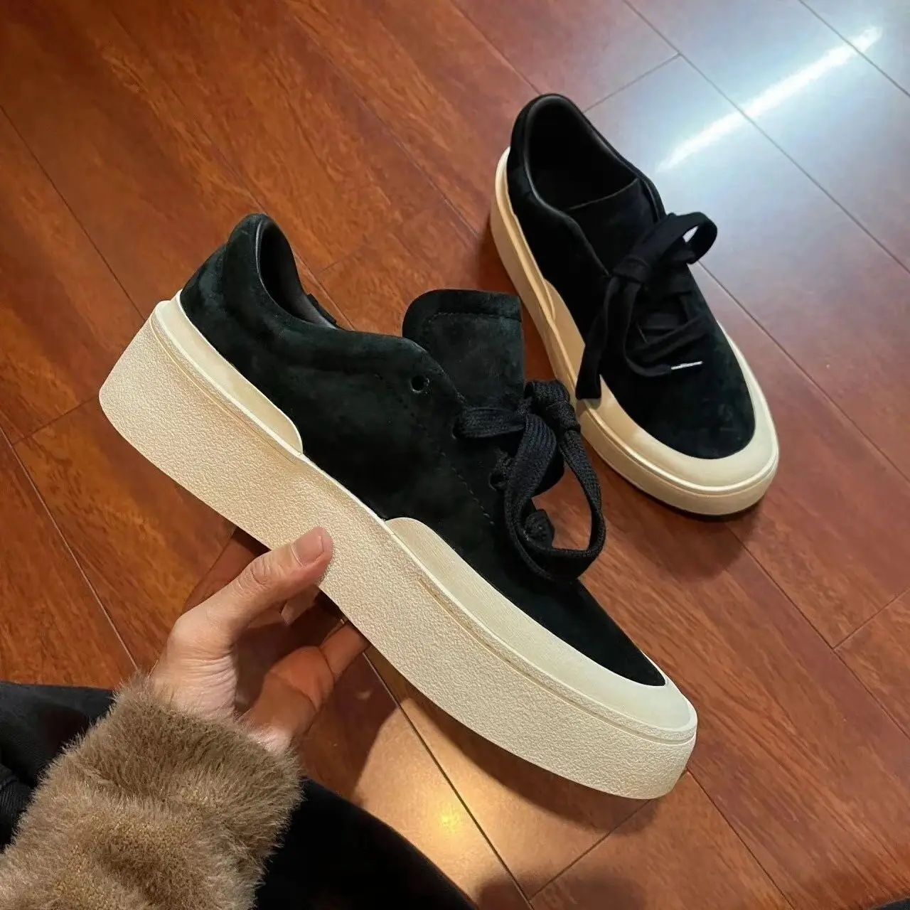 

Новые износостойкие и дышащие туфли в стиле ретро с низким берцем, такие же повседневная спортивная обувь для модных мужчин.