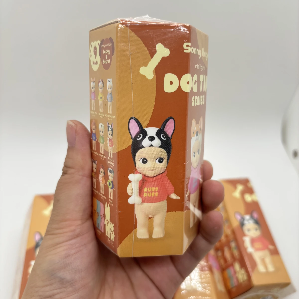 سوني أنجل شخصية صغيرة سلسلة وقت الكلب صندوق أعمى يوم جميل مع جرو محظوظ كلب صغير طويل الشعر دوبيرم بول جحر روبي SAS65938