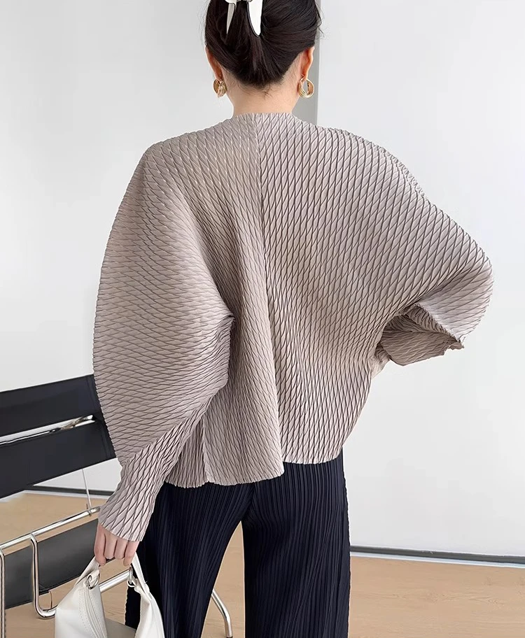 Miyake Pleated Big Fish Scale Pleated Bat Cardigan Jacket Women Spring New Korean Fashion Causal Coats