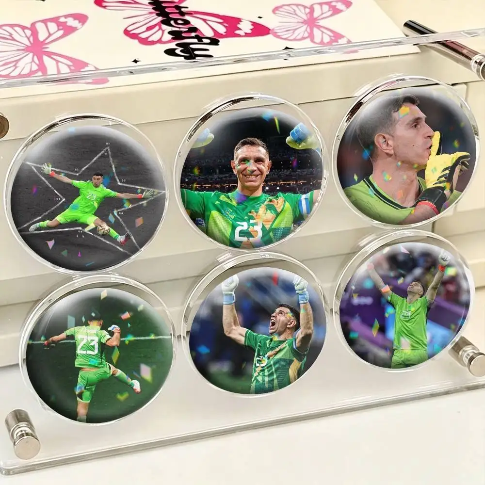 Emiliano Martinez  25 32 44 58 75mm Badges Personalized Round Brooches Pins Accessory Gift
