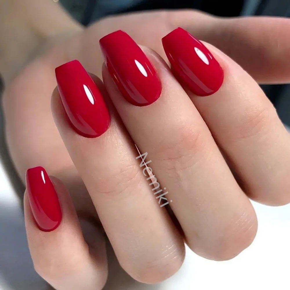 24 pçs vermelho brilhante imprensa artificial em unhas falsas com cola de geléia curto bailarina caixão falso prego diy dedo manicure ferramenta