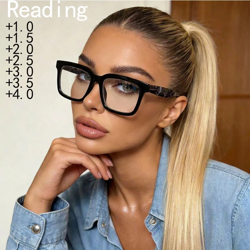 Neue trendige Blumenmuster-Lesebrille mit quadratischem Rahmen, Federscharnier und Blaulichtfilter, erhältlich für Damen und Herren 2225