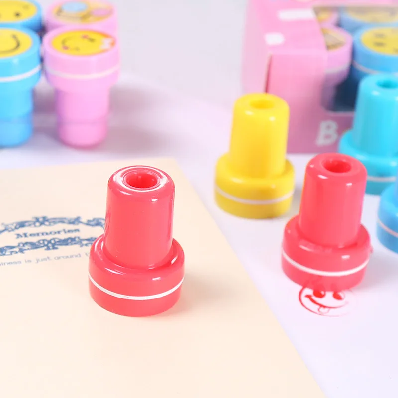 10Pcs/Set 1 Box Smiling Face Cartoon Seal Assorted Stamps for Kids Self-Ink Cartoon Stamps Party Favor Children Treasure Box