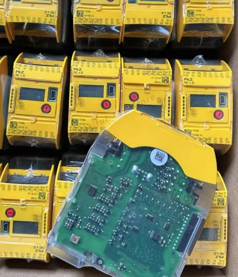 

1 шт. оригинальное новое реле безопасности Pilz PNOZ 772100