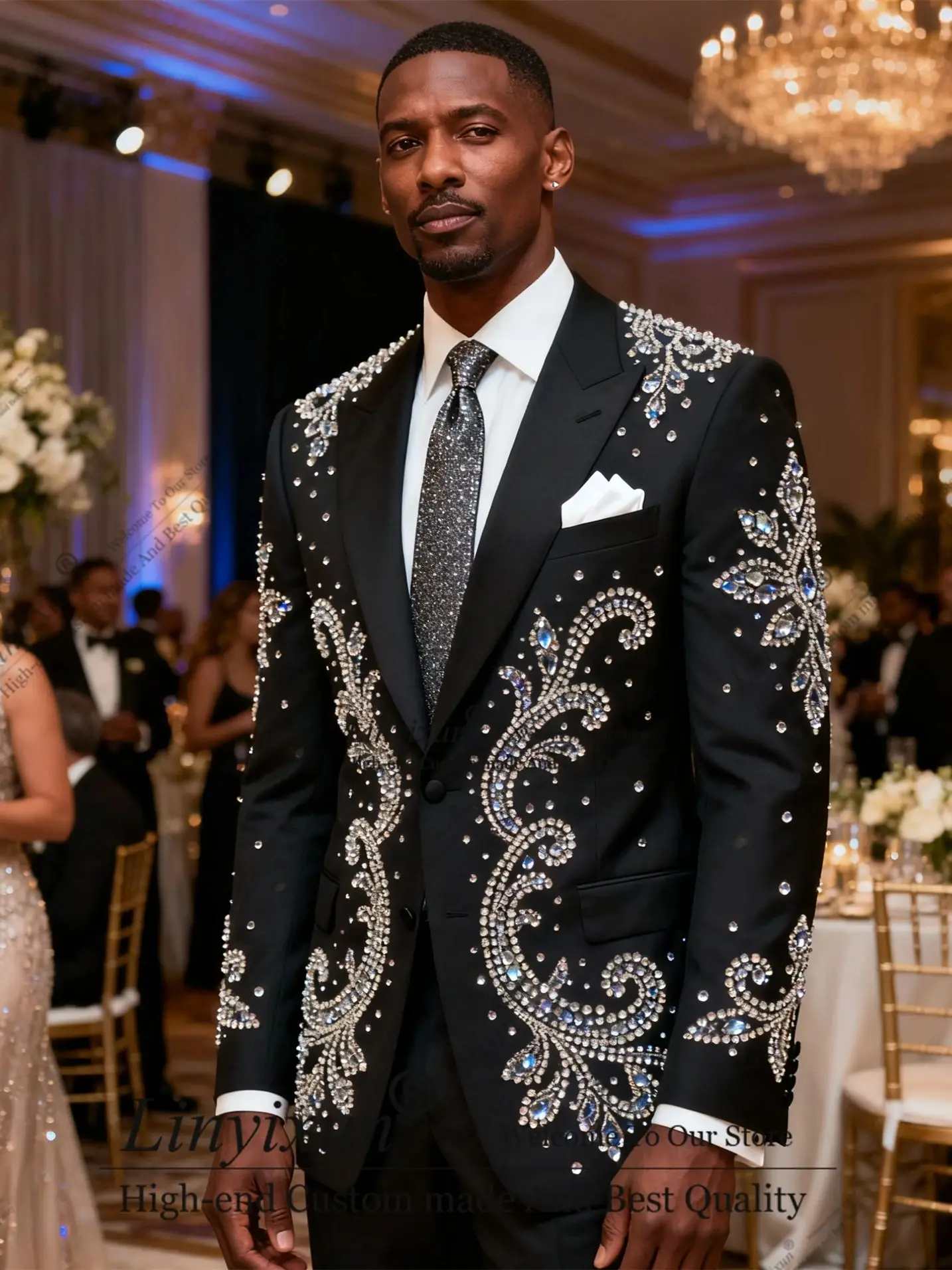 

Luxury Metal Embellished Men Suits Peaked Lapel Male Party Prom Blazers Customized 2 Pieces Sets Groom Tuxedos Ropa Hombre