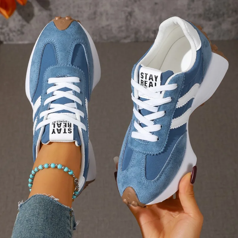 2026 Neue Luxuriöse Runde Damen-Sneaker Lässige Mode Farbblock Keilabsatz Schuhe Bequeme Outdoor-Damenschuhe mit Vulkanisierter Sohle