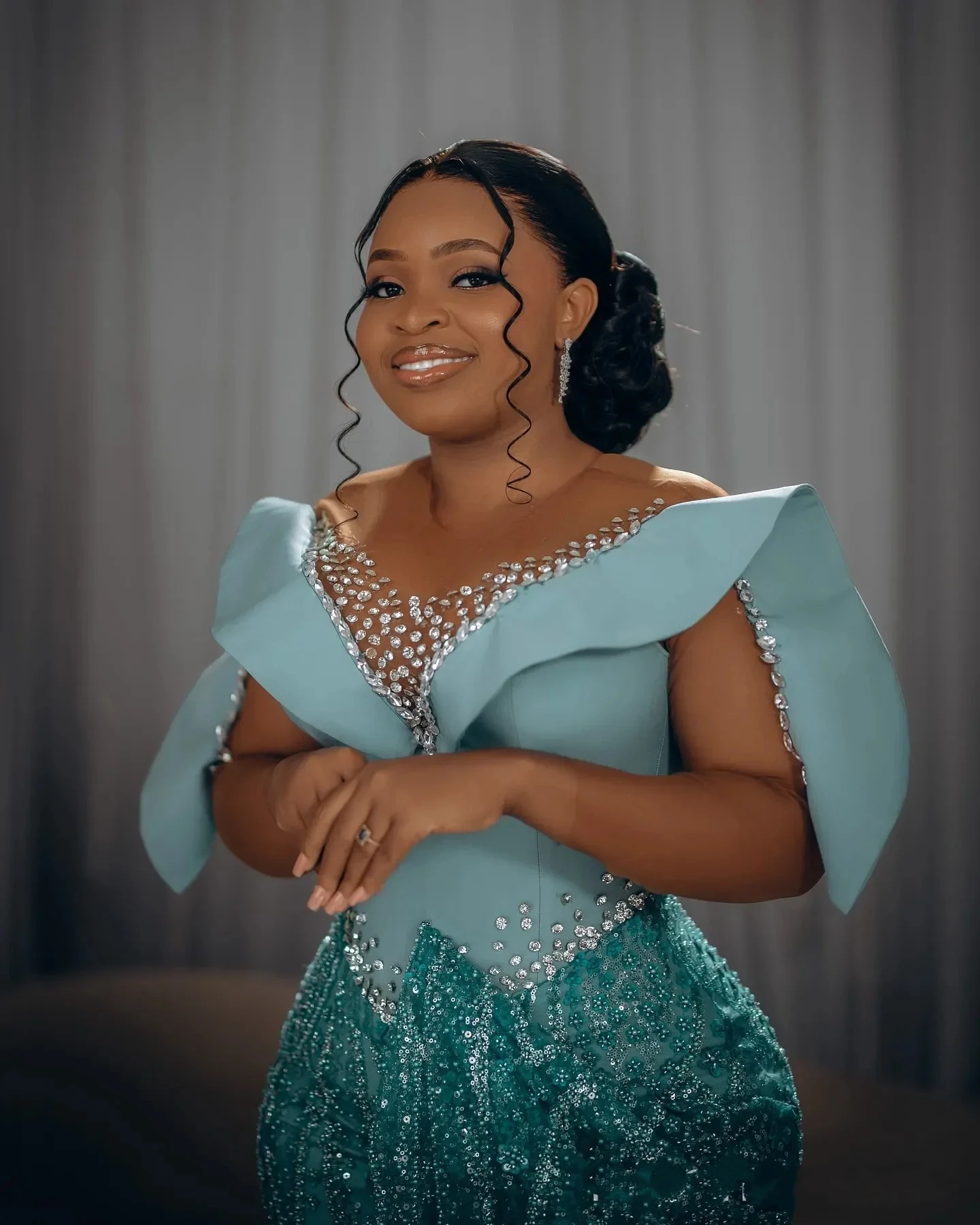 Abito da sera per feste con diamanti in pizzo africano 3D a sirena di lusso personalizzato Abito da secondo ricevimento con ballo per occasioni speciali lucido sexy