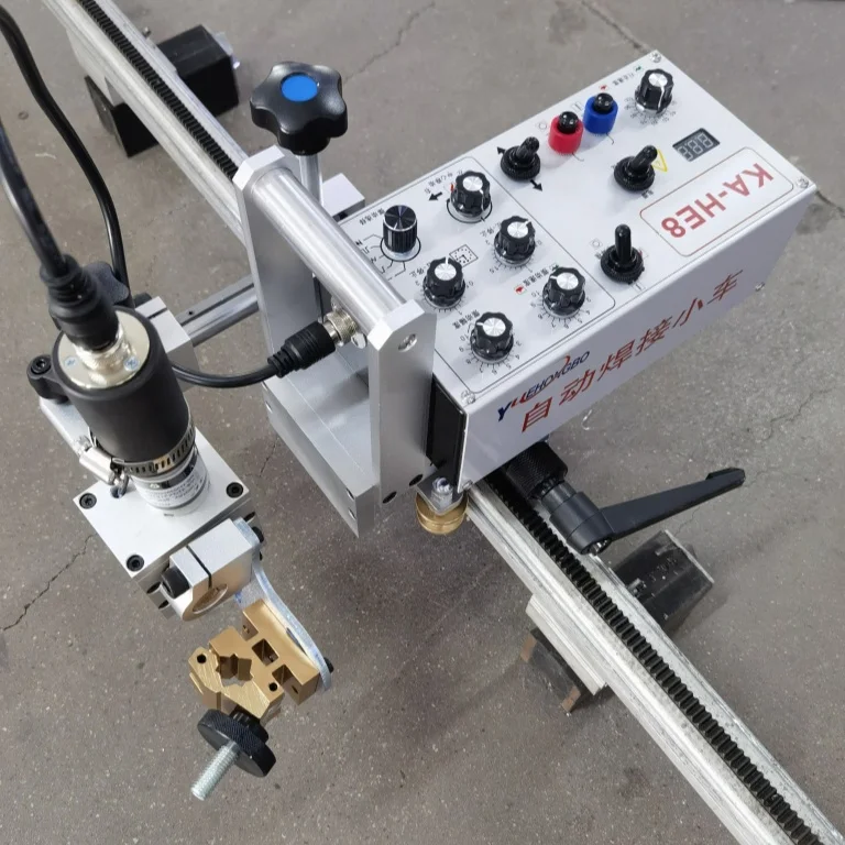 معدات آلة لحام المعادن الأوتوماتيكية متعددة الاستخدامات جرار روبوت لحام أوتوماتيكي للمؤخرة العمودية