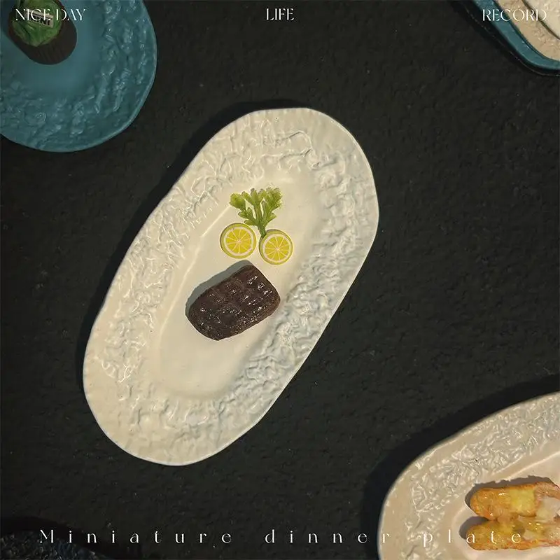 

Набор миниатюрных французских резных тарелок для кукольного домика с каменным узором, тарелки для стейка, для декора миниатюрного дома 1:12