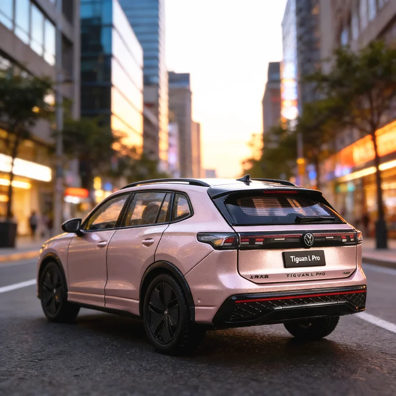 1:18 Volkswagen Tiguan L PRO Alloy Scale Car Model Diecast Metal Static Car Collection Children Toy Car Off-Road Vehicle Gift
