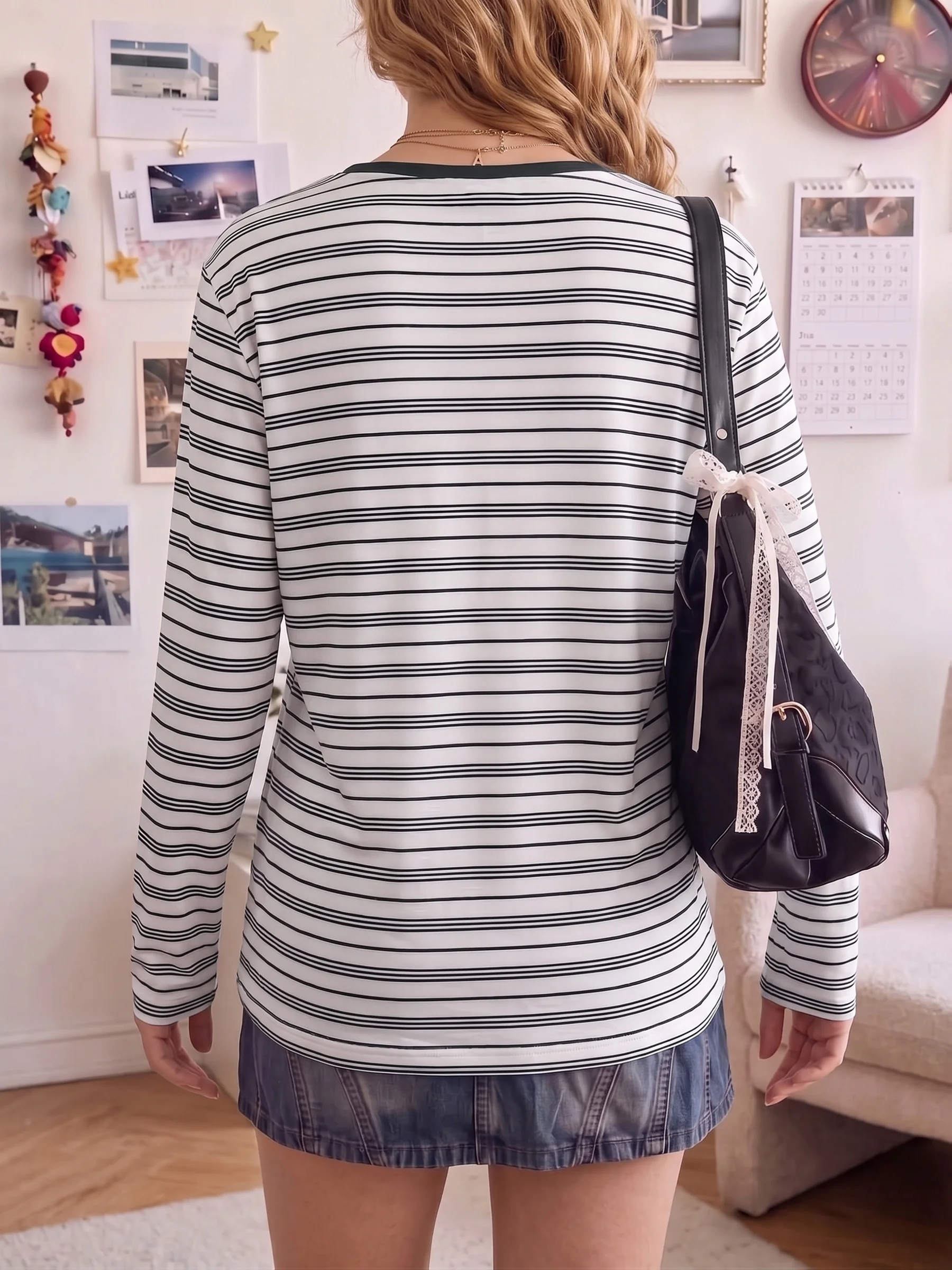 Plus-Size Damen Gestreiftes Langarm-Henley-Oberteil für Lässigen Komfort und Stil – Detail 8