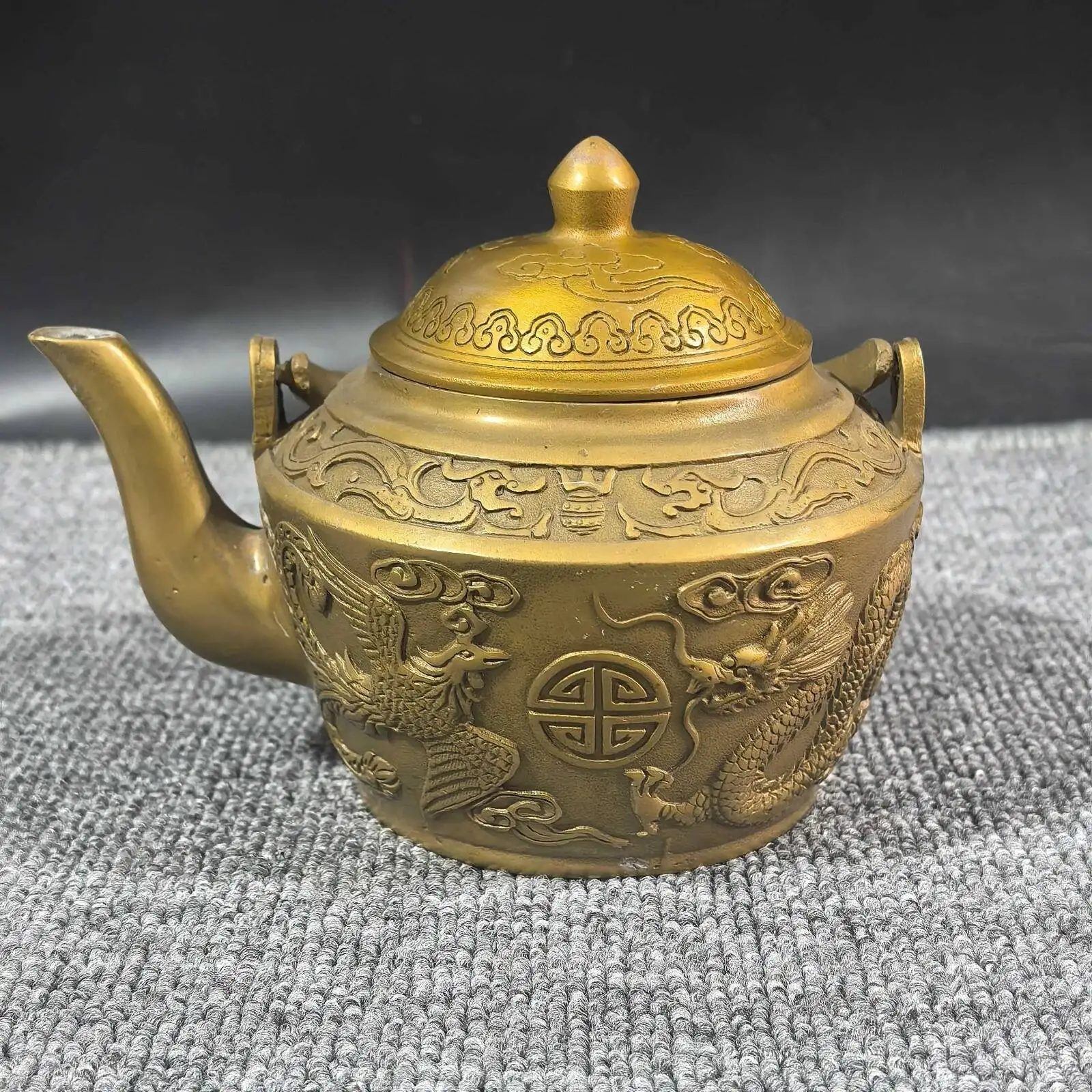 Collect Old Brass Copper Hand Made Dragon Phoenix Pattern Teapot Decoration