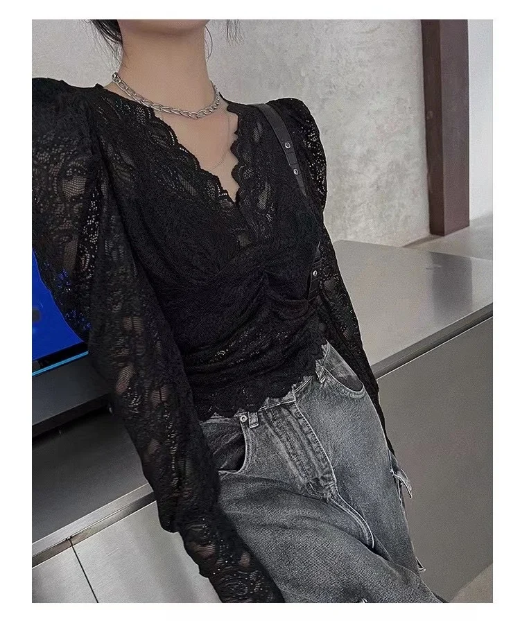 

Autumn and Winter New 2023 Lace Small Shirt Lace V-neck Base Top 0921