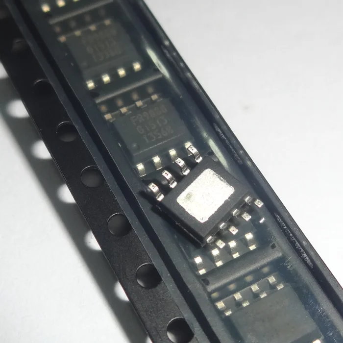 Puce d'alimentation LCD importée, FR9888, FR9888éventuelles GTR, SOP8, est un tout nouveau stock avec un IC de connaissance minimale, 5 pièces