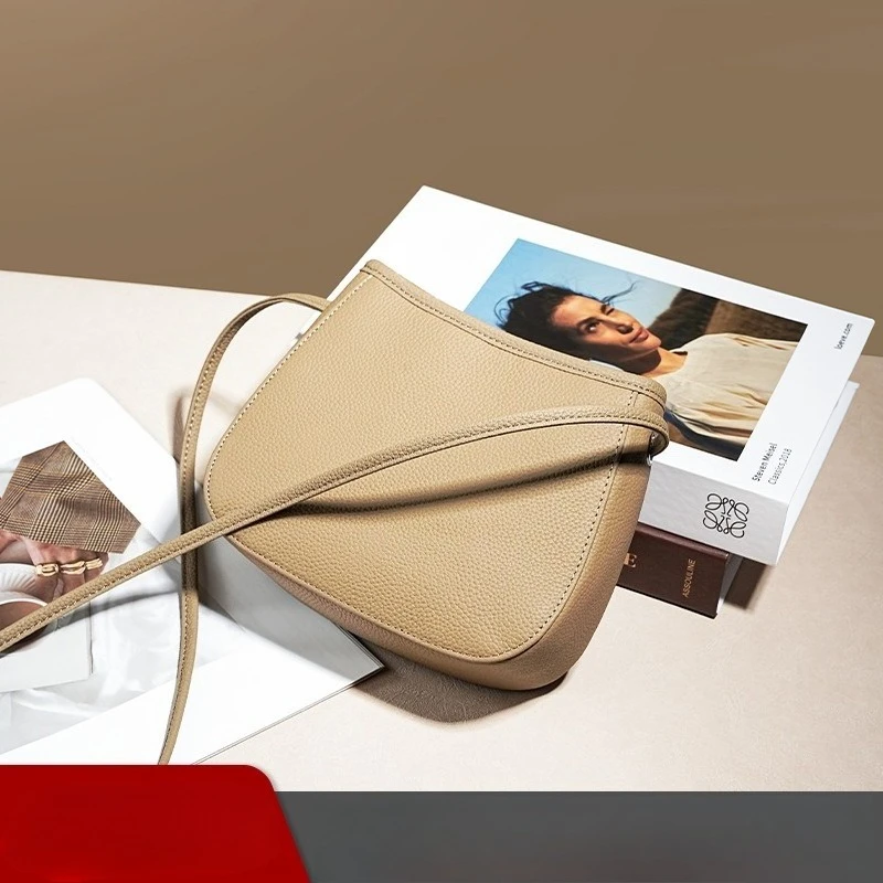 

2025 Genuine Leather Small Bag, New Trendy and Versatile Texture Crossbody Bag, Premium Head Layer Cowhide Small Square Bag