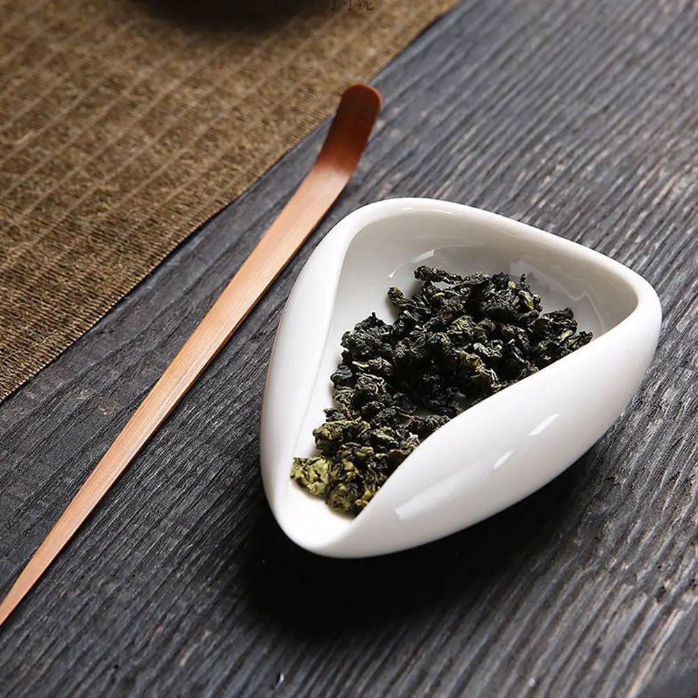

1 Set Chinese Ceramic Tea Scoop Elegant Tea Vessel Porcelain Tea Plate Teaware Accessories for Loose Tea Leaves