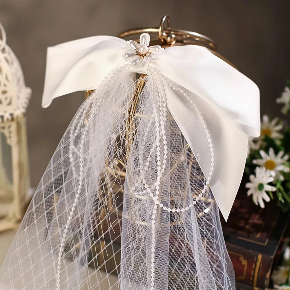 

Shoulder Length Two Layer Veil with Cut Edge Wedding Bridal Veils Ribbon Bow Pearl Beaded Wedding Props Marriage Party Ivory