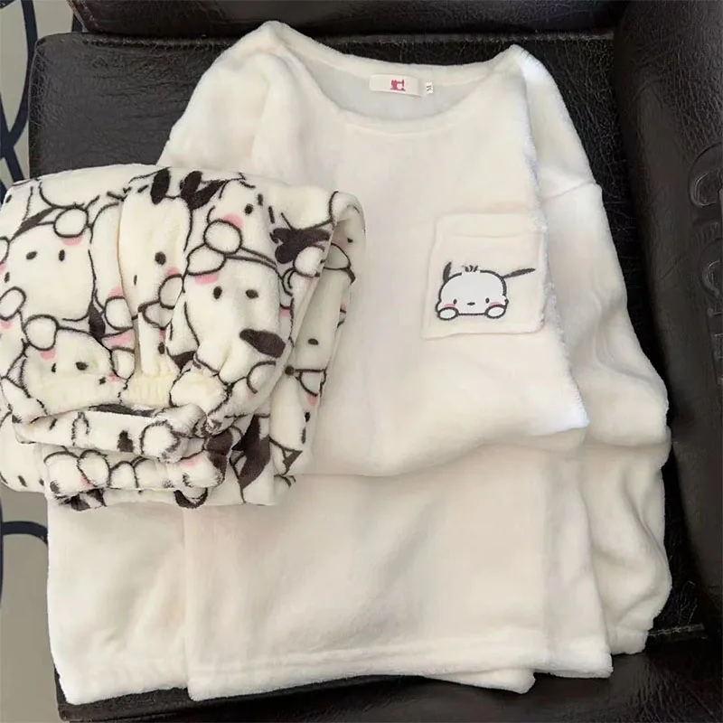 อะนิเมะการ์ตูน Hello Kitty ชุดนอนผ้าสักหลาดแขนยาวคอกลมพร้อมผ้าฟลีซหนาเพื่อความอบอุ่นในฤดูใบไม้ร่วงและฤดูหนาวที่บ้าน