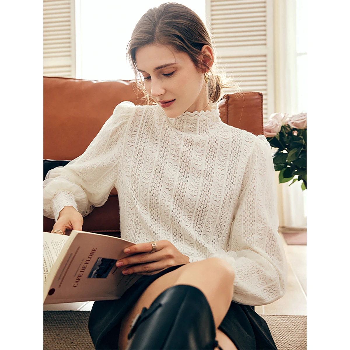 OLrain French Semi-turtleneck Lace Shirt Women's Spring 2025 New Retro Flocking Bottoming Top N57CX66938