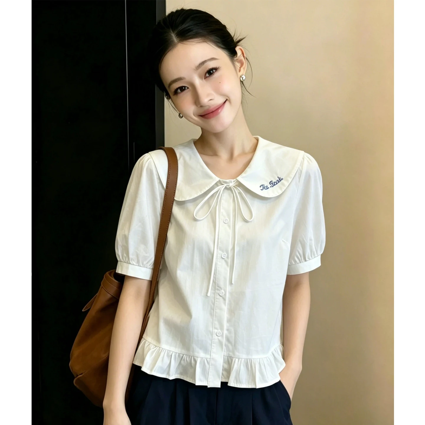

Sweet Youthful White Doll Collar Bowtie Bubble Sleeve Short Sleeve Women's Summer Slimming Design Unique Top Citywalk Shirt