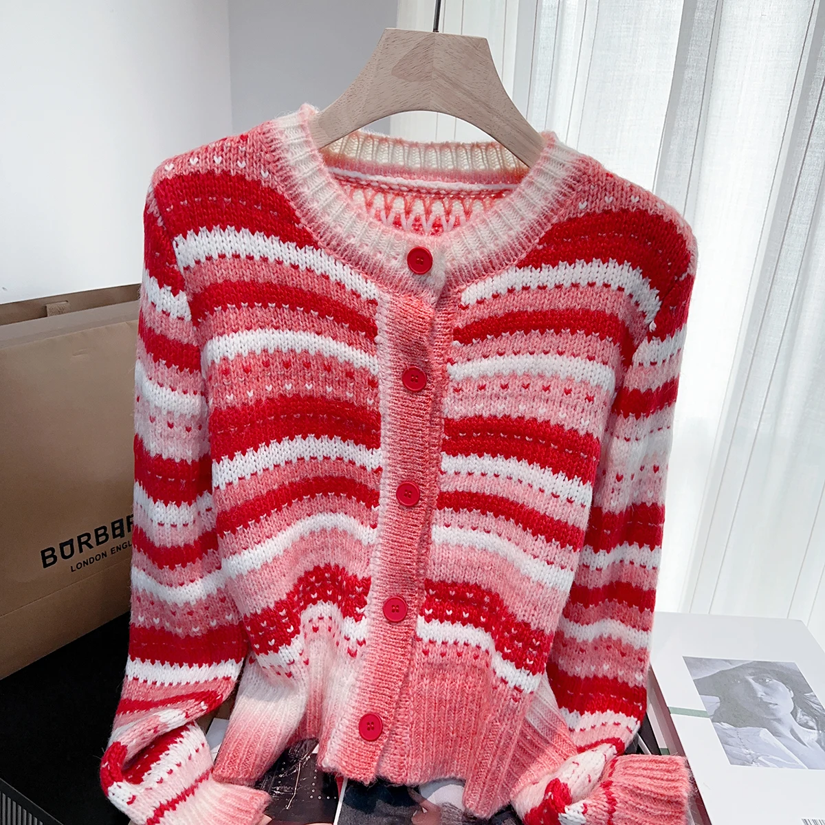 Cárdigan de punto a rayas degradadas para mujer, suéter de punto de manga larga con cuello redondo, jerséis elegantes a la moda para primavera 2026